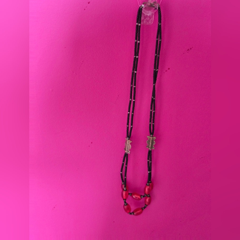 Elegant Black and Silver Necklace